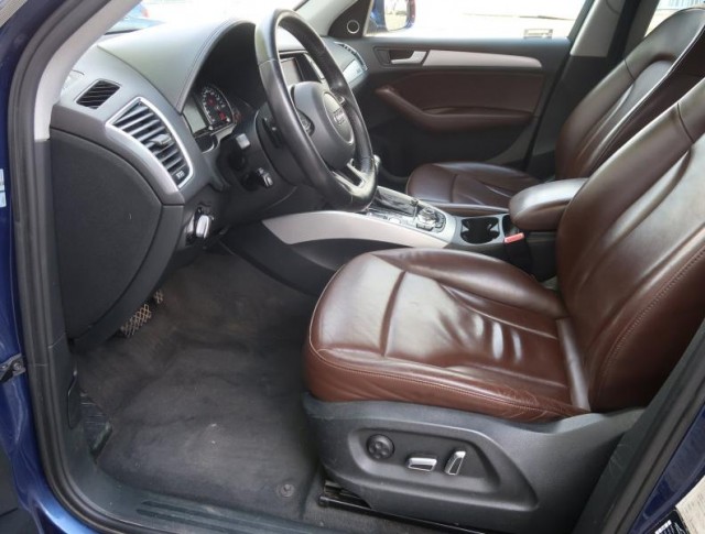 Audi Q5  2.0 TDI S line
