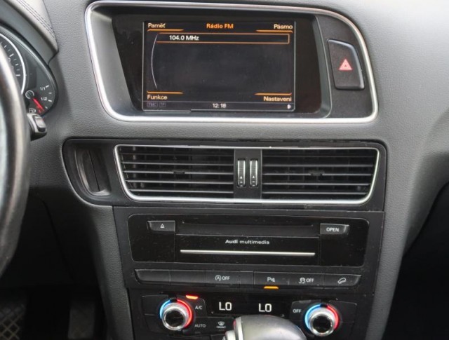 Audi Q5  2.0 TDI S line