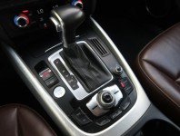 Audi Q5  2.0 TDI S line