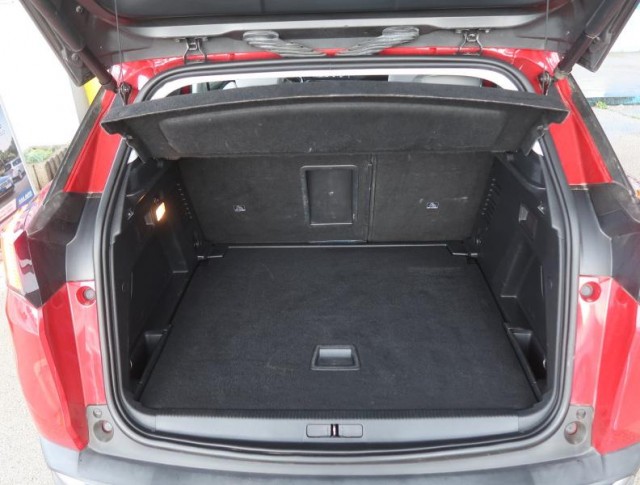 Peugeot 3008  2.0 BlueHDi Allure