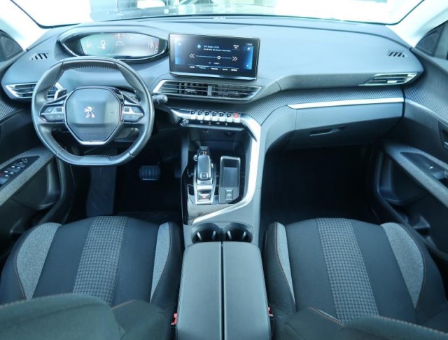 Peugeot 5008  1.5 BlueHDi Allure