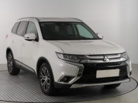 Mitsubishi Outlander  2.2 DI-D Instyle