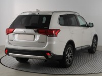 Mitsubishi Outlander  2.2 DI-D Instyle