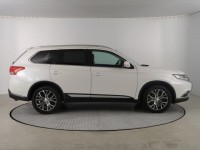 Mitsubishi Outlander  2.2 DI-D Instyle