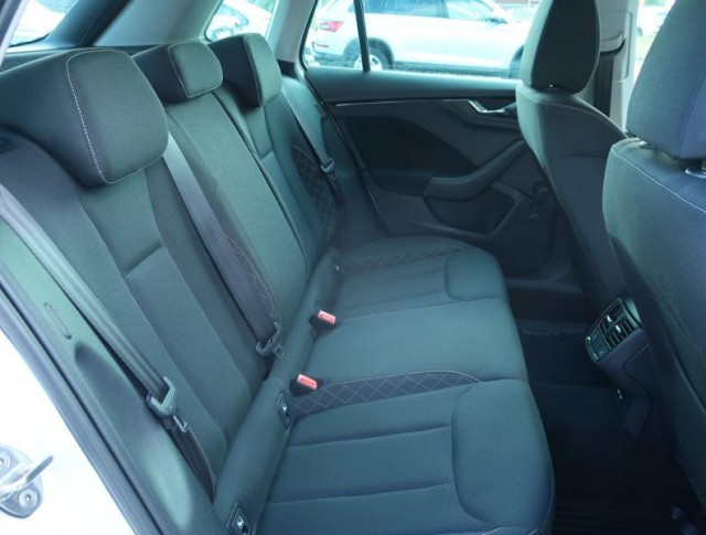 Škoda Kamiq  1.0 TSI Ambition