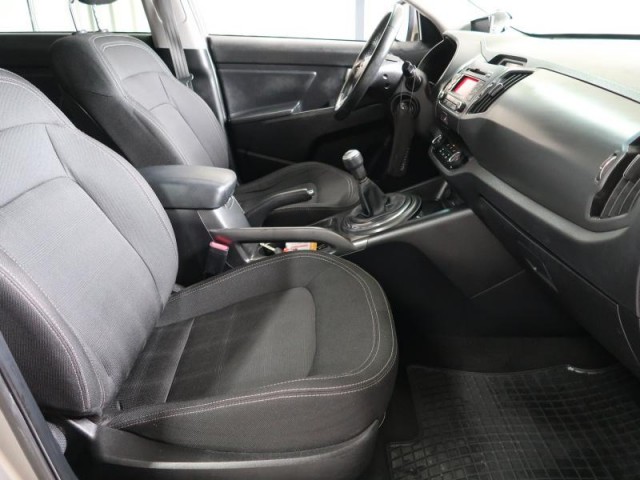 Kia Sportage  2.0 CVVT Comfort
