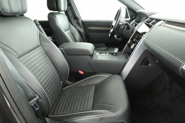Land Rover Discovery  D300 