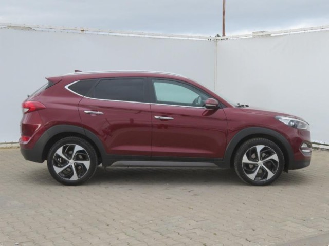 Hyundai Tucson  2.0 CRDi 
