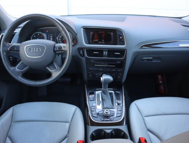 Audi Q5  2.0 TDI 