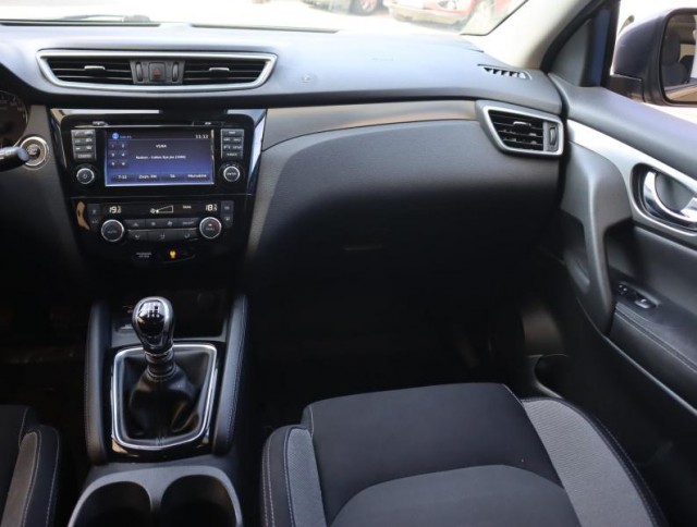 Nissan Qashqai  1.6 DIG-T N-Connecta