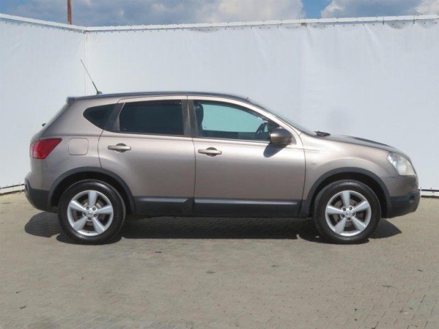 Nissan Qashqai  1.6 