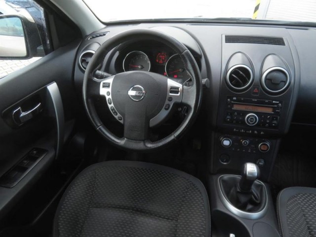 Nissan Qashqai  1.6 