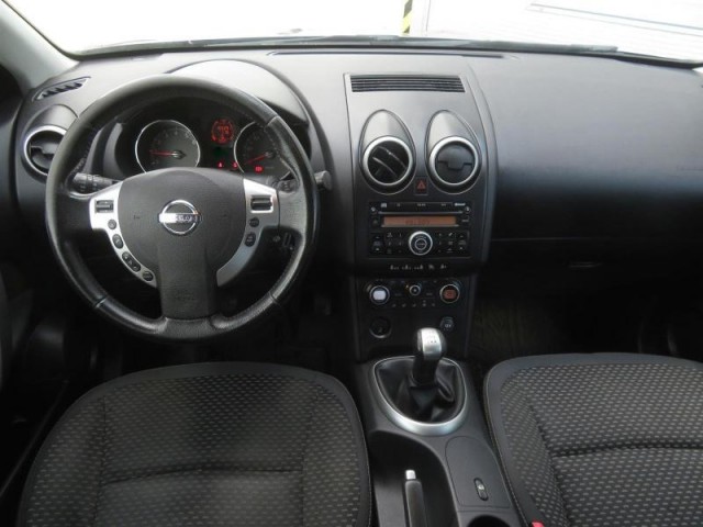Nissan Qashqai  1.6 