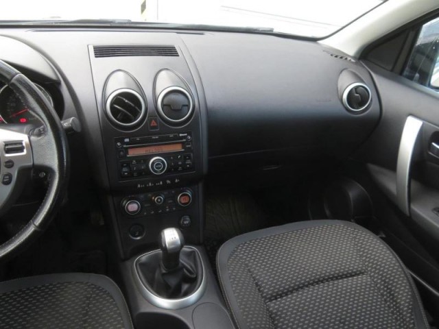 Nissan Qashqai  1.6 