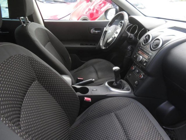 Nissan Qashqai  1.6 