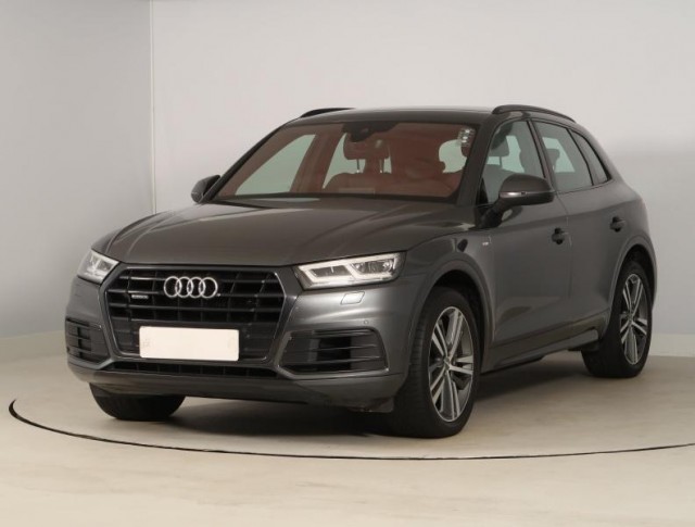 Audi Q5  3.0 TDI S line