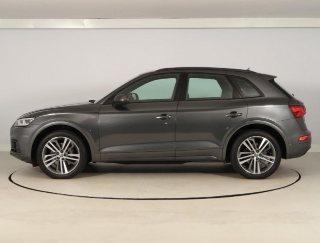 Audi Q5  3.0 TDI S line