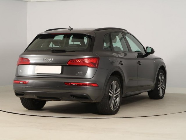 Audi Q5  3.0 TDI S line