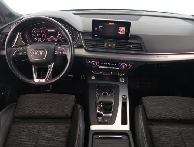 Audi Q5  3.0 TDI S line