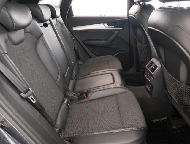 Audi Q5  3.0 TDI S line