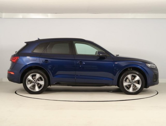 Audi Q5  45 TFSI S line