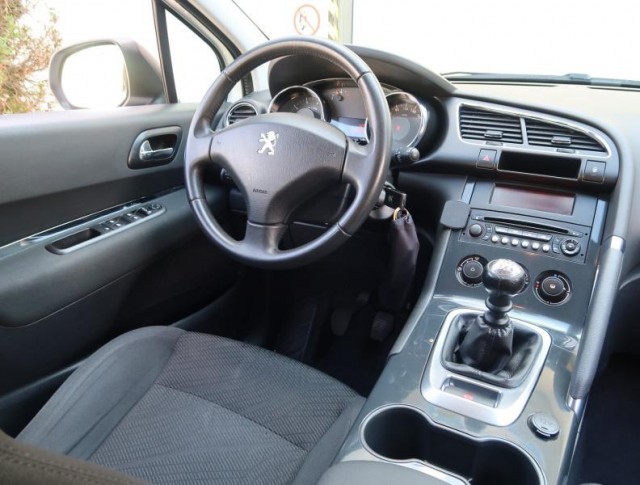 Peugeot 3008  1.2 PureTech 