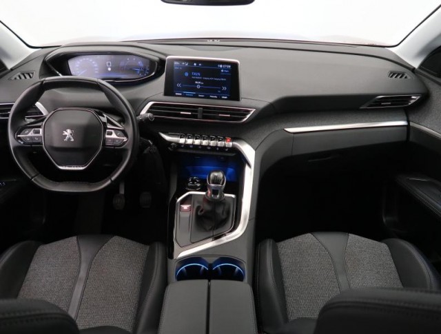 Peugeot 3008  1.5 BlueHDi 