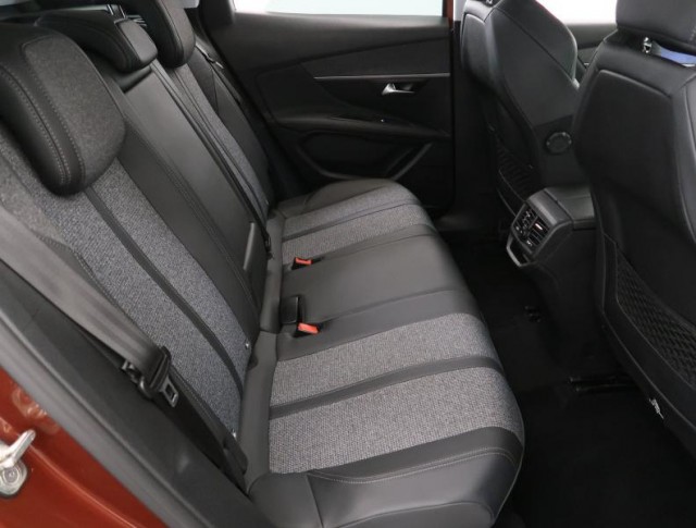 Peugeot 3008  1.5 BlueHDi 