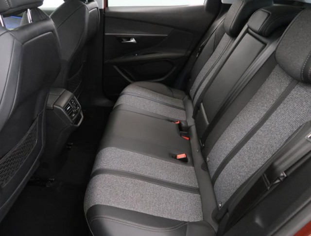 Peugeot 3008  1.5 BlueHDi 