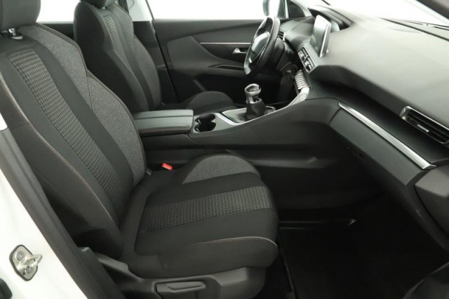 Peugeot 5008  1.5 BlueHDi 