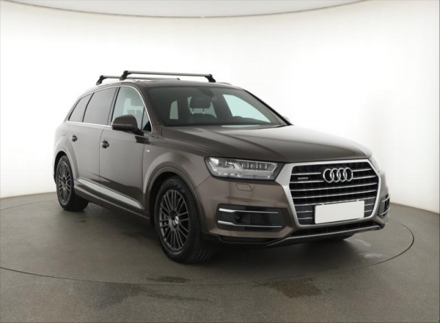 Audi Q7  3.0 TDI 
