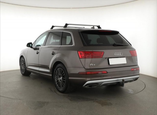 Audi Q7  3.0 TDI 