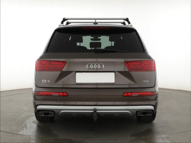 Audi Q7  3.0 TDI 
