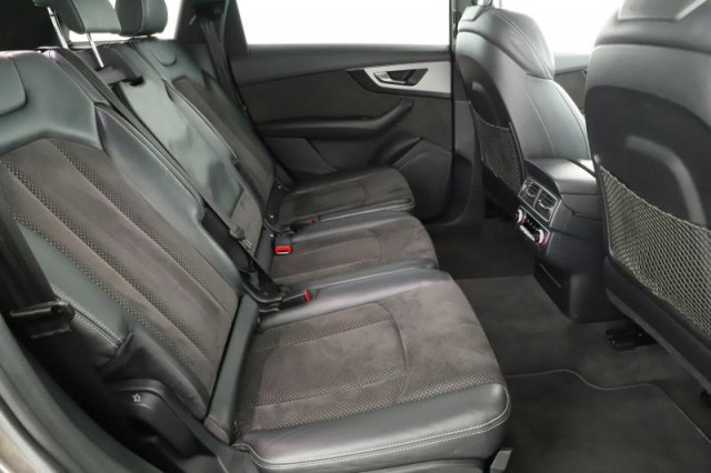Audi Q7  3.0 TDI 