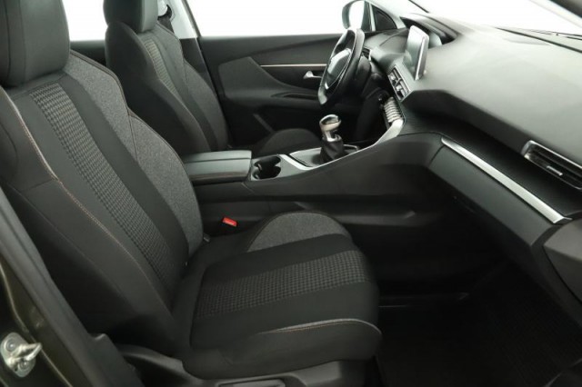 Peugeot 3008  1.2 PureTech 