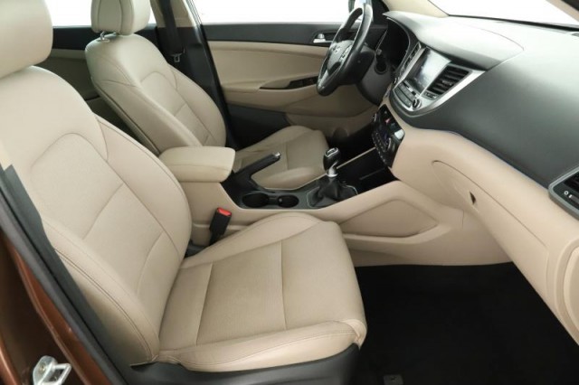 Hyundai Tucson  2.0 CRDi 