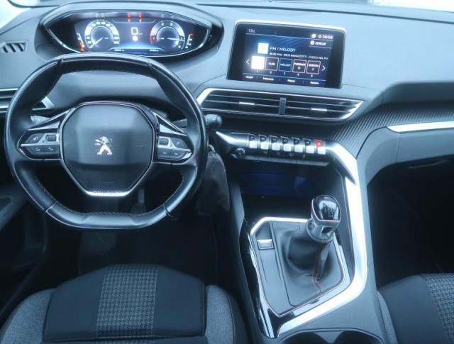 Peugeot 3008  1.5 BlueHDi 