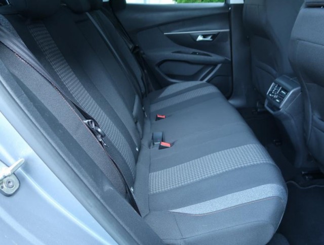 Peugeot 3008  1.5 BlueHDi Allure