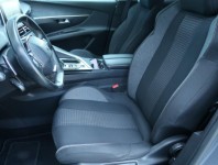 Peugeot 3008  1.5 BlueHDi Allure
