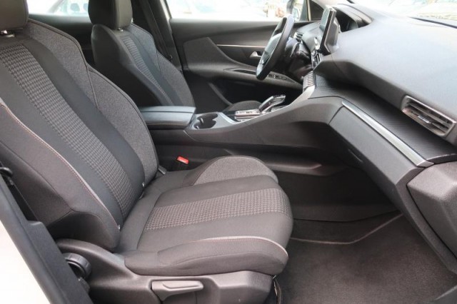 Peugeot 3008  1.5 BlueHDi Allure