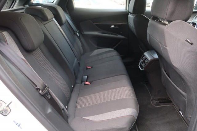 Peugeot 3008  1.5 BlueHDi Allure