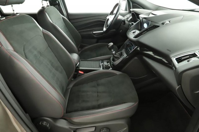 Ford Kuga  1.5 EcoBoost ST-Line