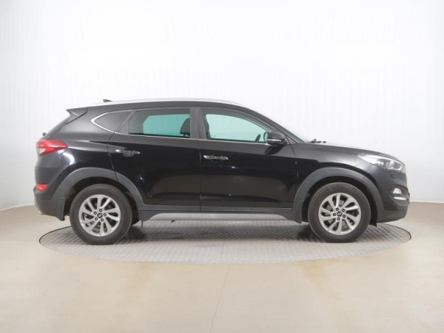 Hyundai Tucson  2.0 CRDi 