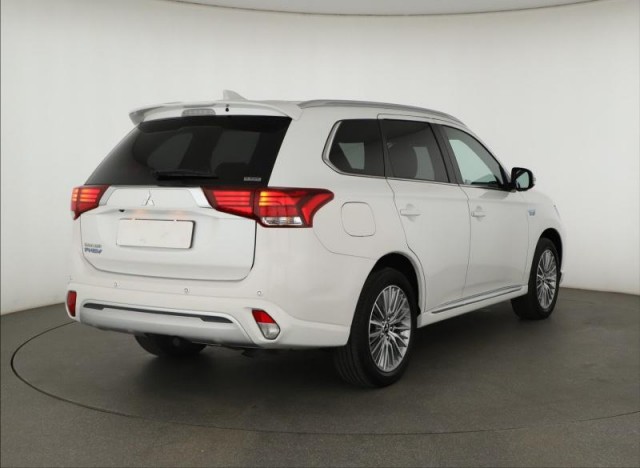 Mitsubishi Outlander  2.4 PHEV 