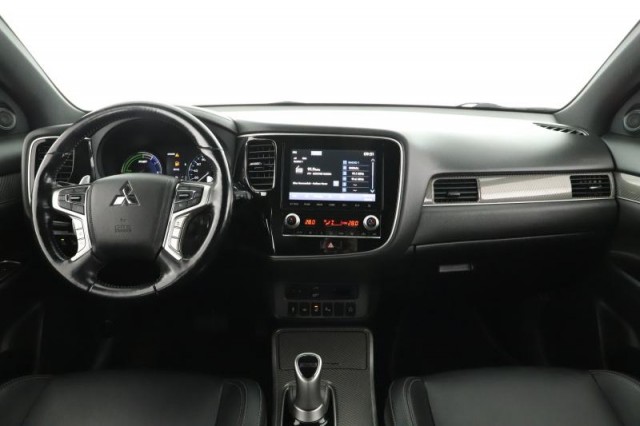 Mitsubishi Outlander  2.4 PHEV 