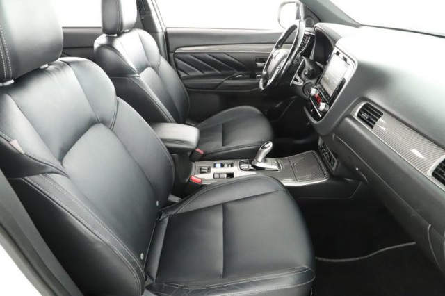 Mitsubishi Outlander  2.4 PHEV 