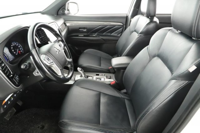 Mitsubishi Outlander  2.4 PHEV 