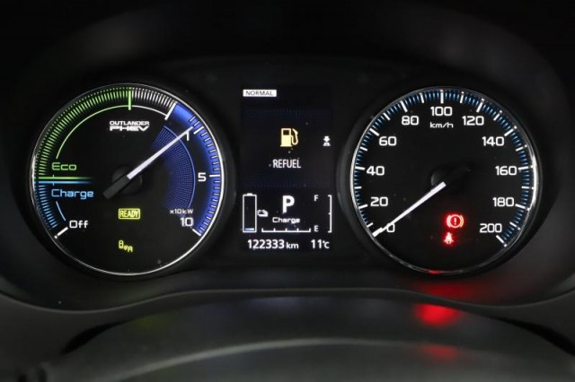 Mitsubishi Outlander  2.4 PHEV 