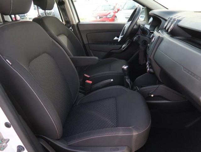 Dacia Duster  1.6 SCe Essential