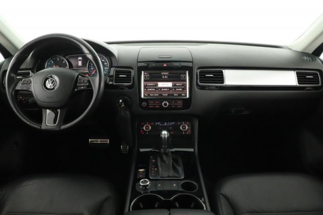 Volkswagen Touareg  3.0 TDI 